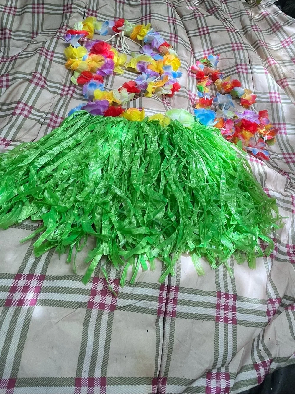 Tropical Luau Grass Skirt & Flower Lei Set - Bright Green